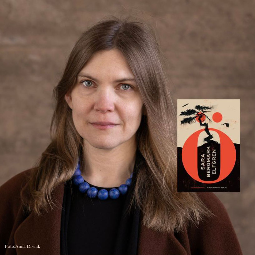 Sara Bergmark Elfgren med infällt bokomslag till boken Ö.