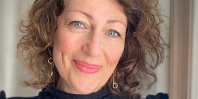 Porträttfoto Elisabeth Åsbrink